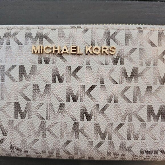 Michael Kors Jet Set Travel Vanilla Signature Continental Wallet Size Large - Picture 7 of 8